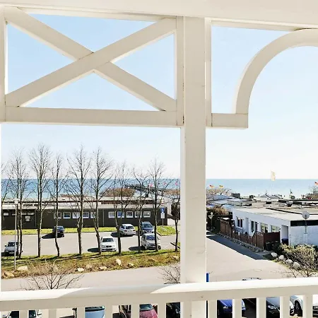 6 Person In * Großenbrode